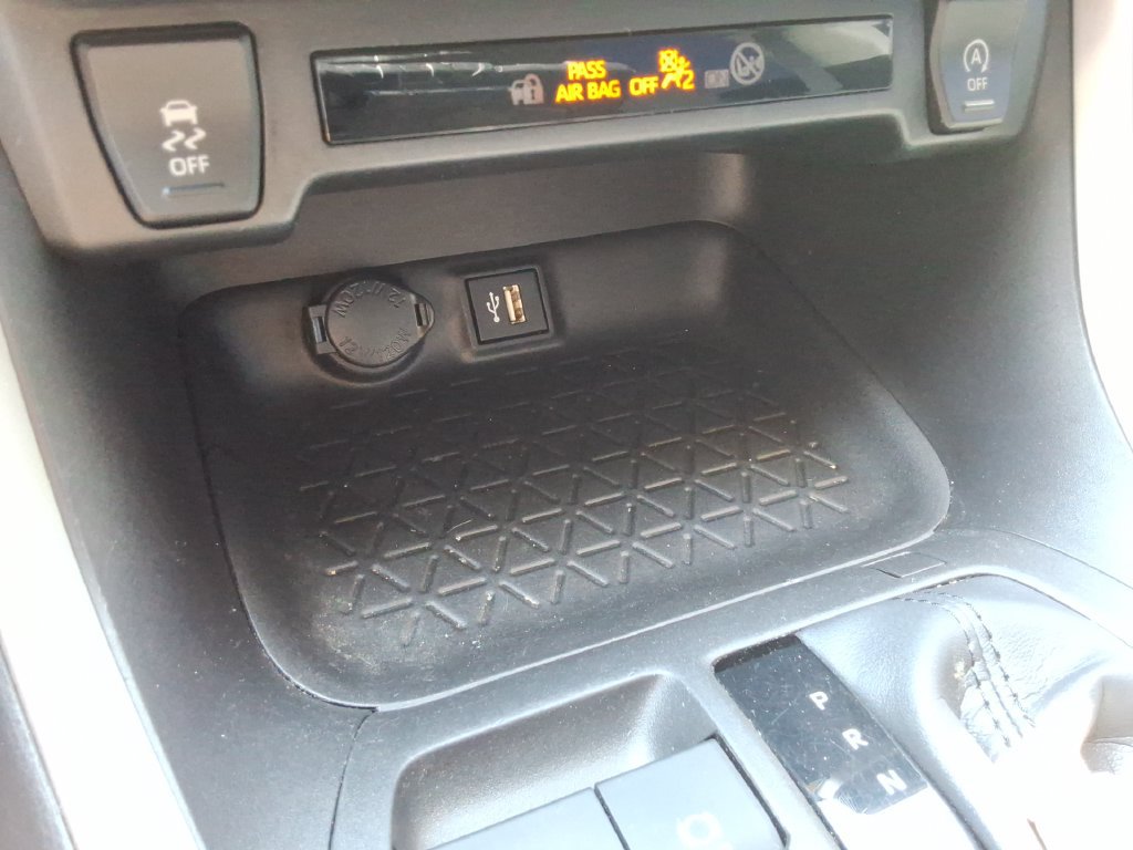 Used 2023 Toyota RAV4 XLE w/ Convenience Package FWD image 34