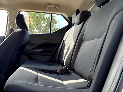 Used 2023 Nissan Kicks S image 17