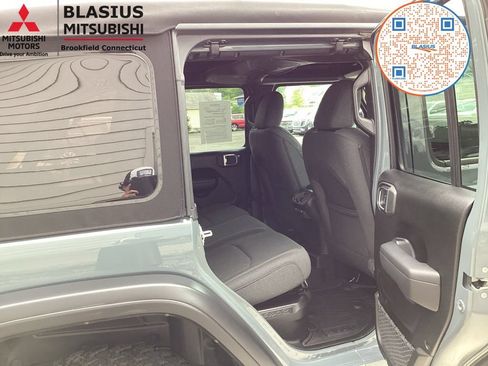 Used 2024 Jeep Wrangler Unlimited AWD/4WD image 58