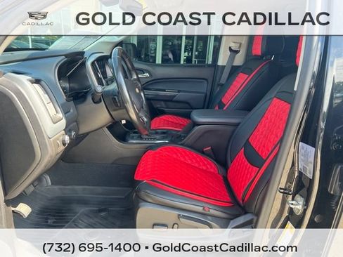 Used 2022 Chevrolet Colorado Z71 w/ Z71 Midnight Edition AWD/4WD image 11