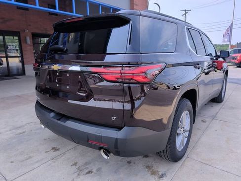 Used 2023 Chevrolet Traverse LT FWD image 8