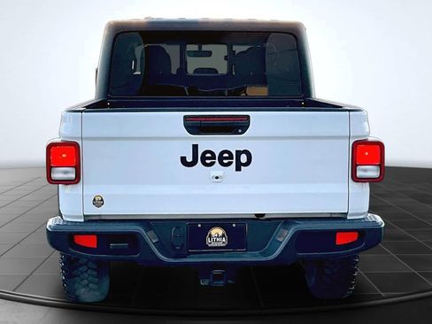 Used 2022 Jeep Gladiator Sport AWD/4WD image 5