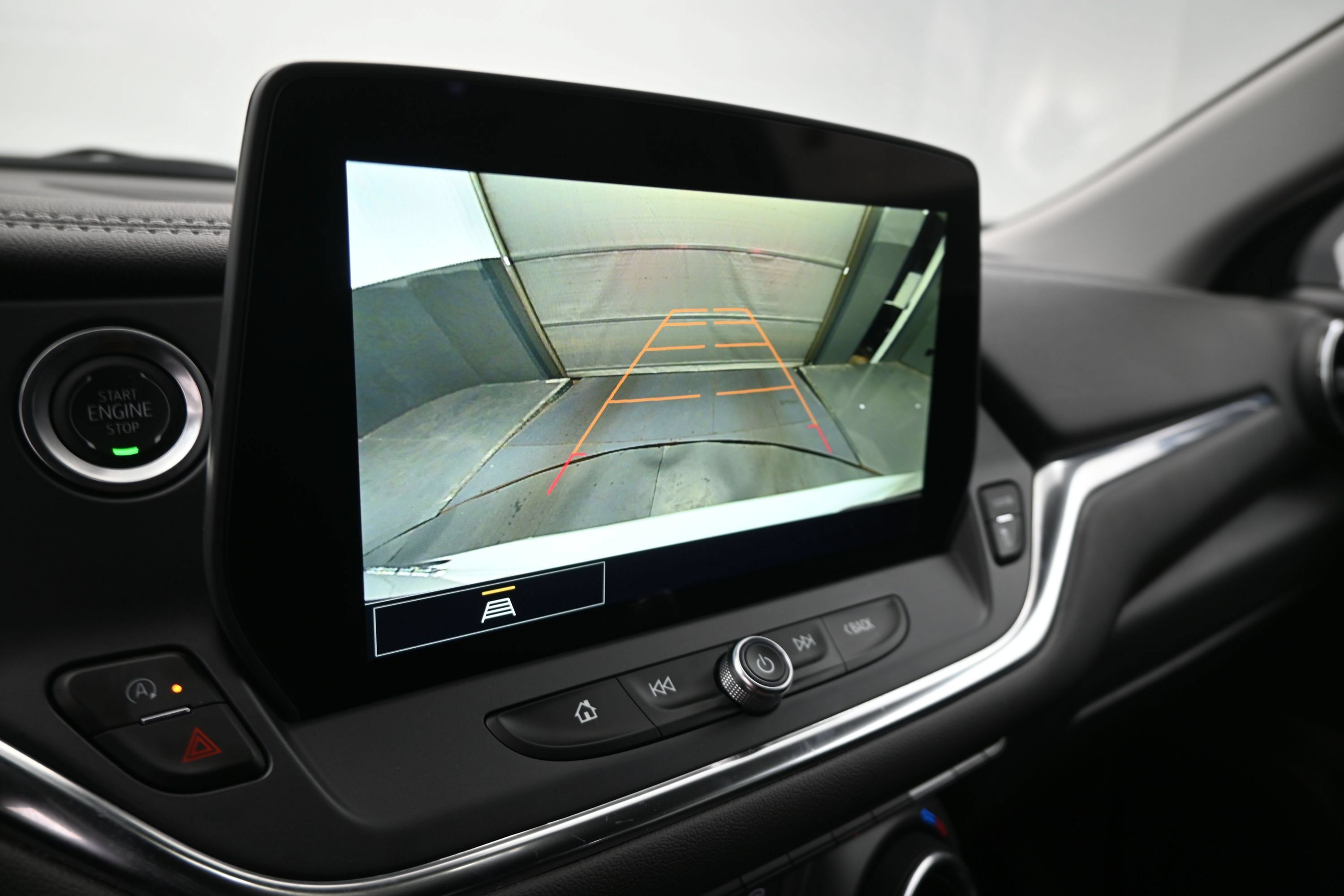 Used 2025 Chevrolet Blazer LT FWD image 19