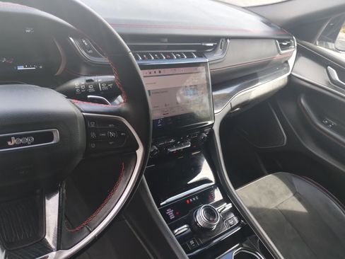 Used 2022 Jeep Grand Cherokee Trailhawk image 12