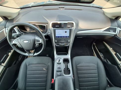 Used 2020 Ford Fusion SE FWD image 15