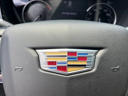 Used 2025 Cadillac XT6 Luxury FWD image 39