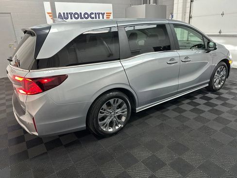 Used 2025 Honda Odyssey Touring image 10
