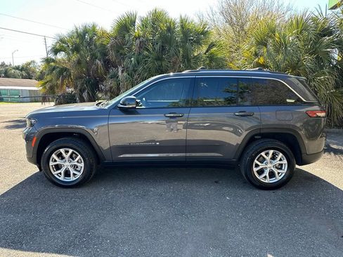 Used 2023 Jeep Grand Cherokee Limited AWD/4WD image 7