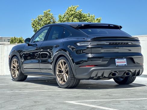 New 2026 Porsche Cayenne Turbo GT AWD/4WD image 3