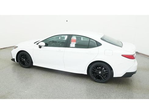 New 2026 Toyota Camry SE image 4