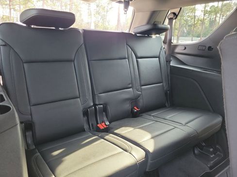 Used 2022 Chevrolet Tahoe Z71 w/ Luxury Package image 19