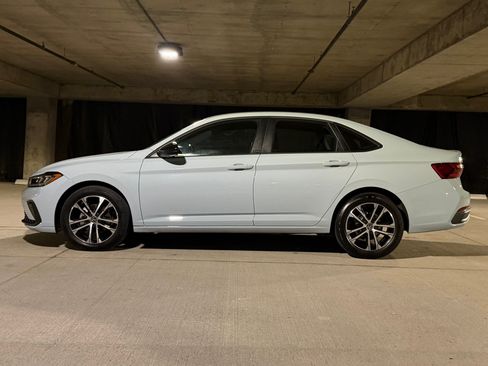 Used 2025 Volkswagen Jetta Sport FWD image 2