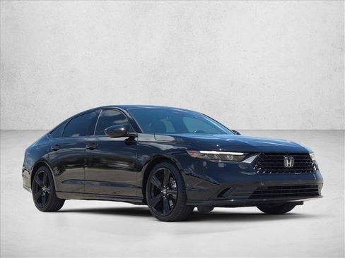 Used 2024 Honda Accord Sport image 3
