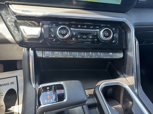 Used 2023 GMC Sierra 1500 Denali AWD/4WD image 36