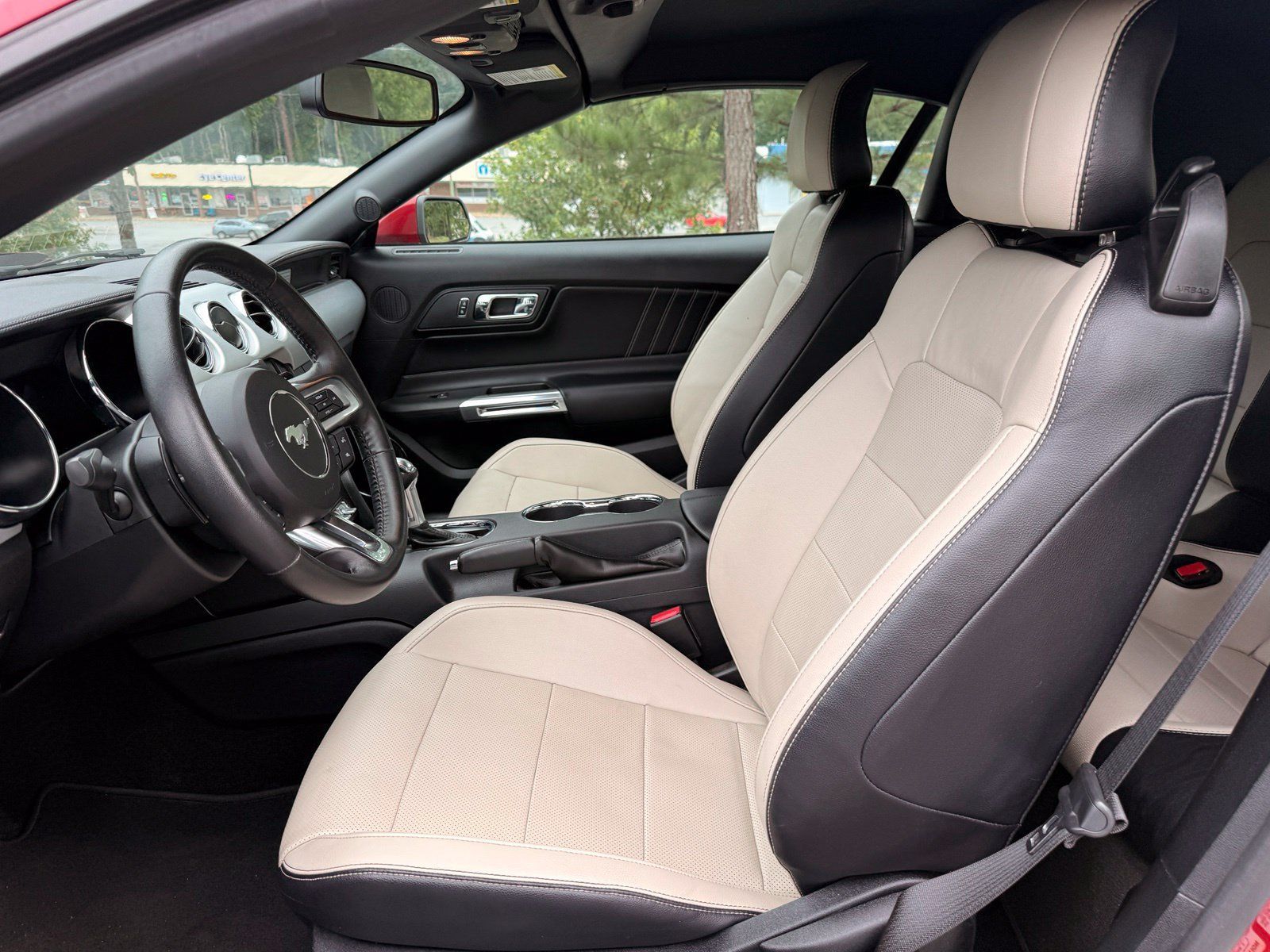 Used 2017 Ford Mustang Premium RWD image 34