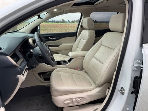 Used 2023 GMC Acadia Denali w/ Denali Ultimate Package image 9