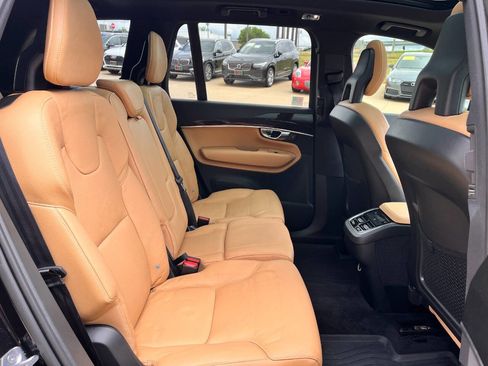Used 2018 Volvo XC90 T6 Momentum w/ Convenience Package AWD/4WD image 25