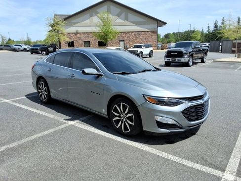 Used 2023 Chevrolet Malibu RS FWD image 3