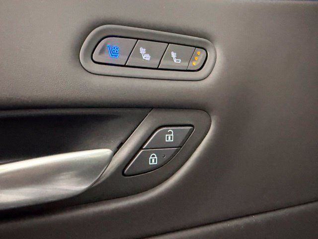 Used 2024 Cadillac Escalade ESV V AWD/4WD image 20