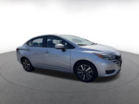 Used 2025 Nissan Versa SV FWD image 2