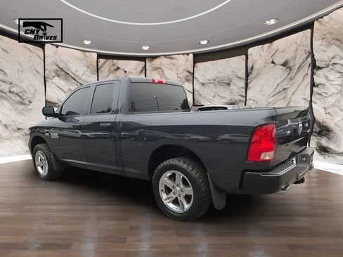 Used 2018 RAM 1500 Express w/ Express Value Package AWD/4WD image 7