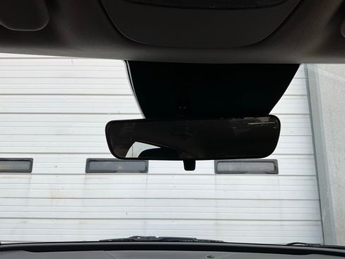 Used 2025 Kia Sportage LX image 17