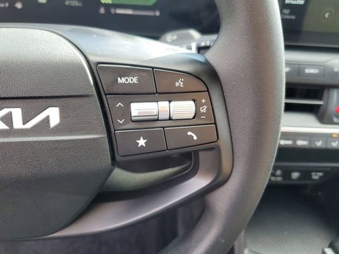 Used 2025 Kia K4 LXS image 24