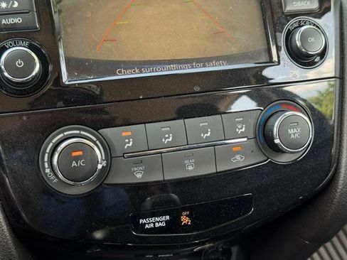 Used 2022 Nissan Rogue Sport S FWD image 19