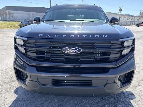 Used 2025 Ford Expedition Max Active AWD/4WD image 2