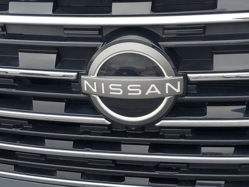 Used 2024 Nissan Rogue SL AWD/4WD image 10