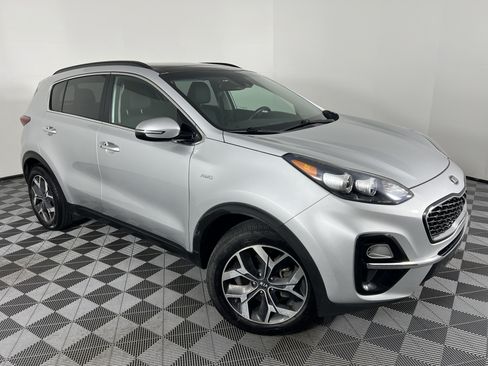 Used 2022 Kia Sportage EX AWD/4WD image 2