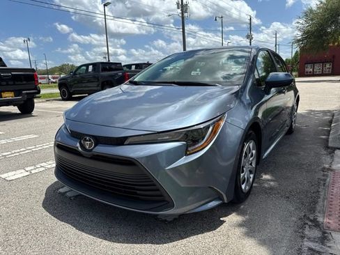 Used 2024 Toyota Corolla LE FWD image 4