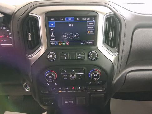 Used 2020 Chevrolet Silverado 1500 LT w/ All-Star Edition image 39