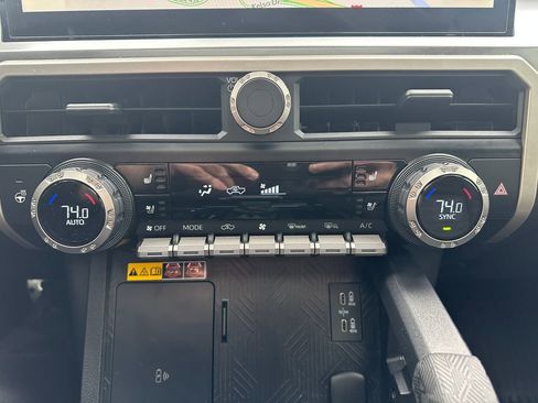 Certified 2025 Toyota Tacoma TRD Sport w/ TRD Sport Premium Package AWD/4WD image 19