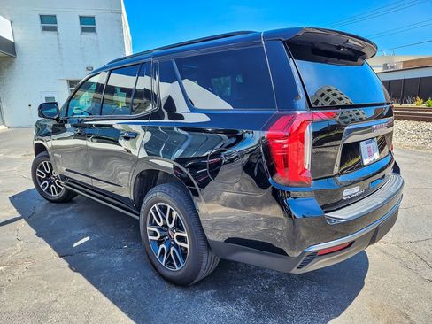 Used 2023 GMC Yukon AT4 w/ Technology Package AWD/4WD image 6