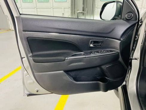 Used 2026 Mitsubishi Outlander Sport LE AWD/4WD image 21