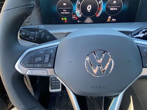 New 2026 Volkswagen Tiguan SE R-Line image 20