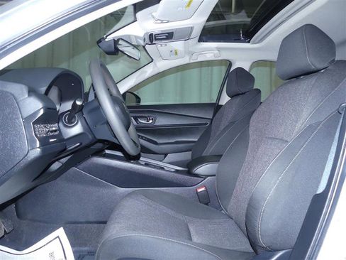 Used 2025 Honda Accord SE image 18