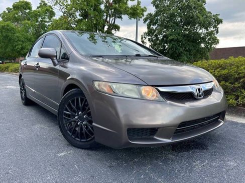 Used 2010 Honda Civic LX image 2