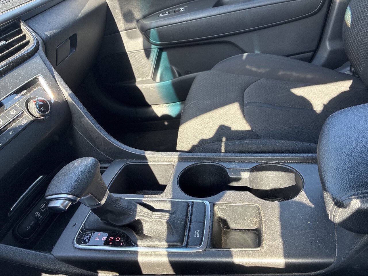 Used 2016 Kia Optima LX FWD image 25