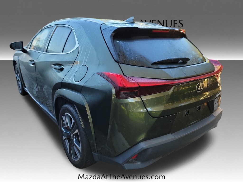 Used 2022 Lexus UX 200 w/ Premium Package FWD image 16