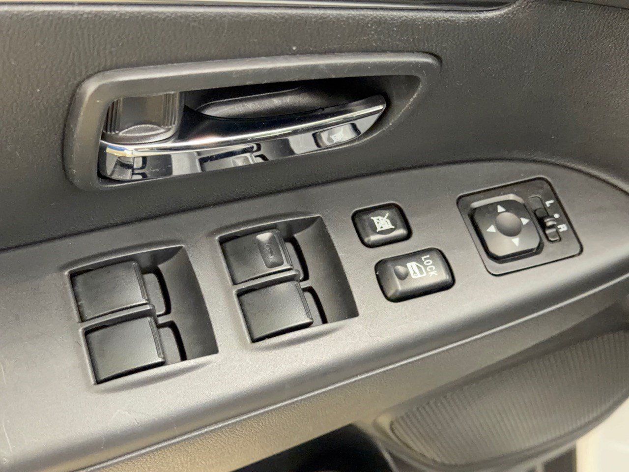 Used 2025 Mitsubishi Outlander Sport LE AWD/4WD image 15