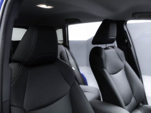 Used 2024 Toyota Corolla Cross XLE image 38