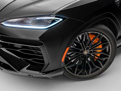 Used 2026 Lamborghini Urus SE AWD/4WD image 23