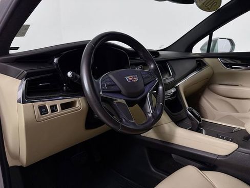 Used 2018 Cadillac XT5 Base image 9