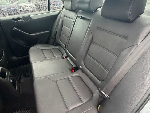 Used 2011 Volkswagen Jetta TDI image 11