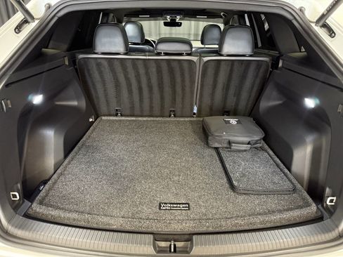 Used 2024 Volkswagen Atlas Cross Sport SEL R-Line image 28