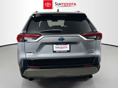 Used 2022 Toyota RAV4 XSE image 5