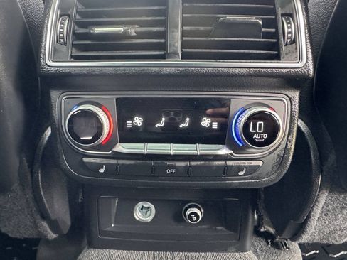 Used 2018 Audi Q7 3.0T Prestige AWD/4WD image 37