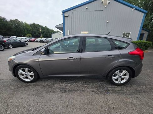 Used 2014 Ford Focus SE FWD image 8